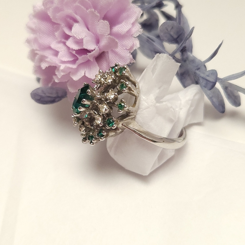 Vintage 18KT HGE White Gold Emerald & Cubic Zirconia Ring Cocktail Ring - Picture 10 of 14